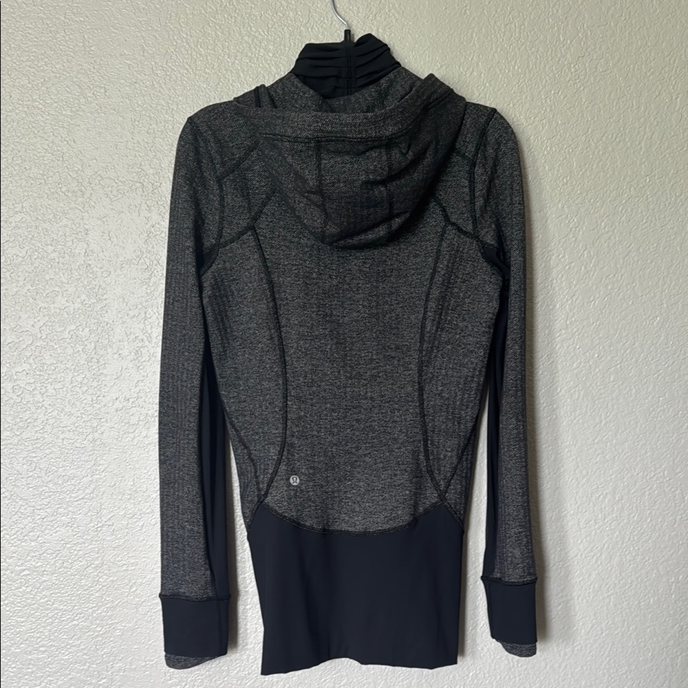 Lululemon Gray and Black Zip-Up Jacket - Picture 4 of 8